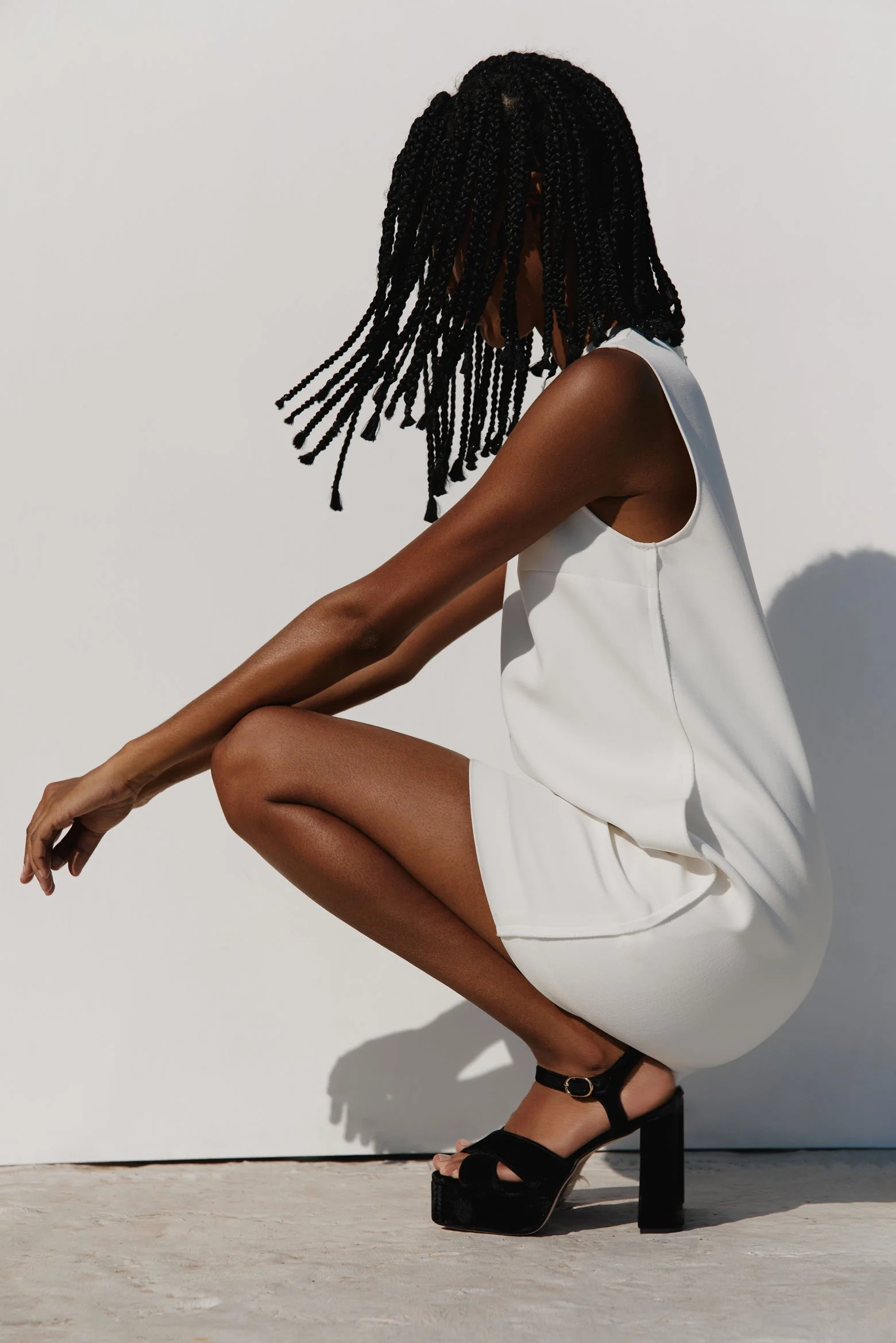 Bella Black Velvet - Image 9